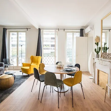 2 Bedroom Near Tour Eiffel & Trocadero