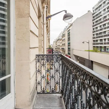 2 Bedroom Near Tour Eiffel & Trocadero * Paris