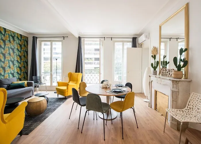 2 Bedroom Near Tour Eiffel & Trocadero