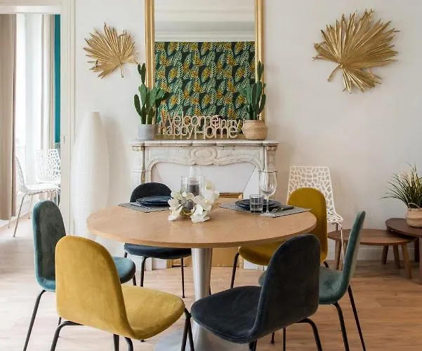 2 Bedroom Near Tour Eiffel & Trocadero Paris